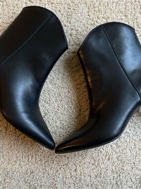Women's Black Pointed Toe Ankle Boots
